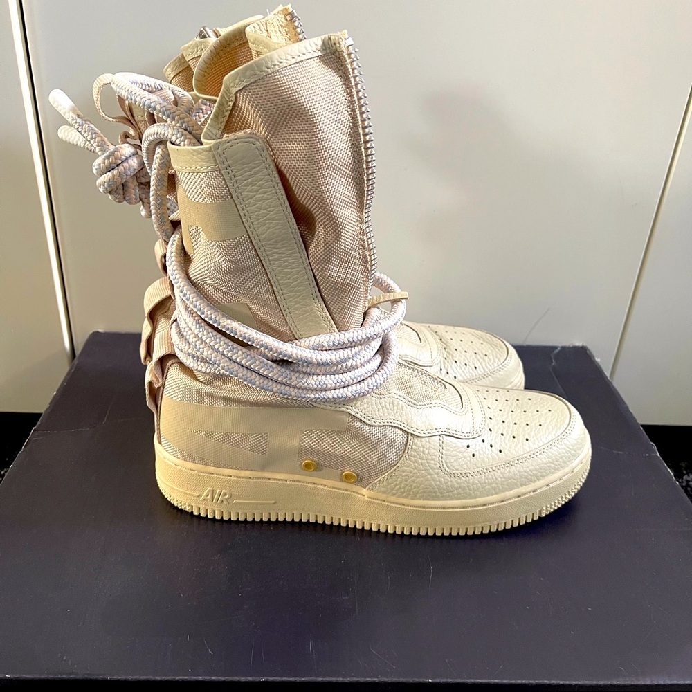 Nike Air Force 1 Hi Size 11 Cream NWT